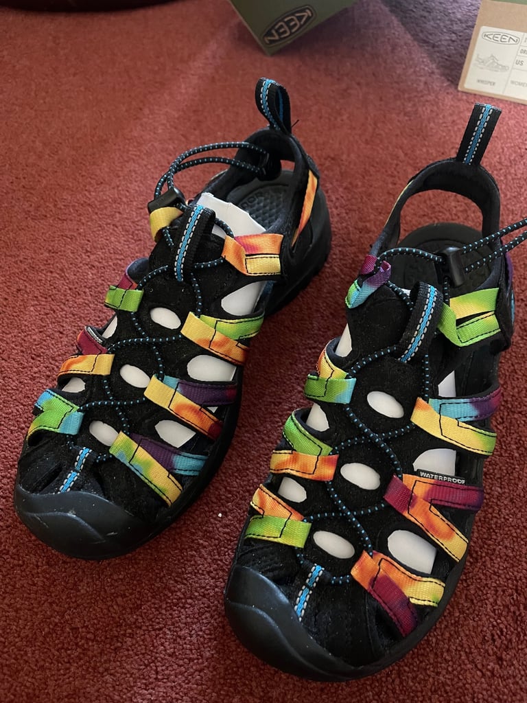 image for Keen shoes adult size 6 