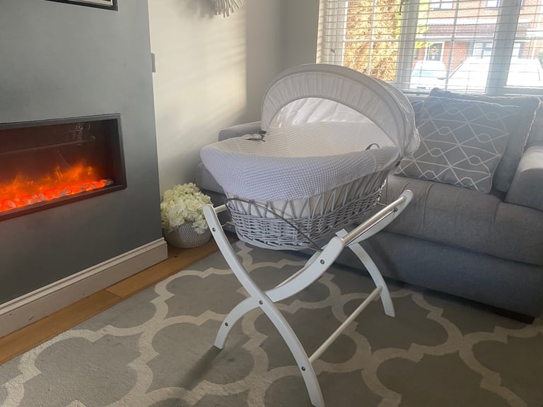 image for Moses Basket by Izziwotnot - Grey and white 