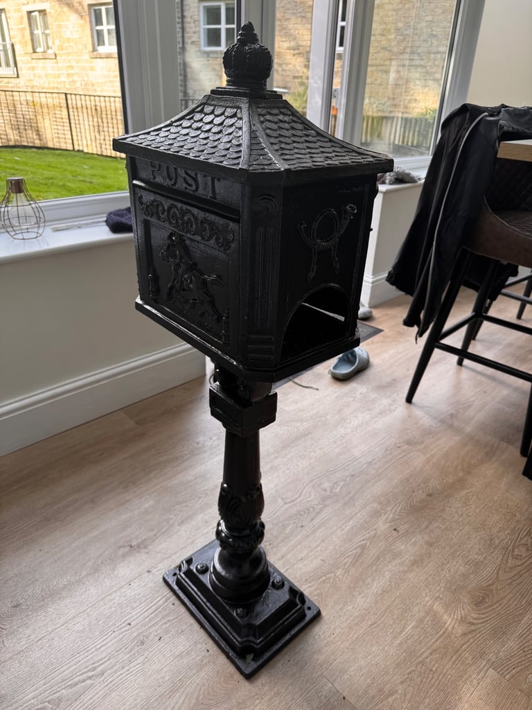 Cast iron Postbox