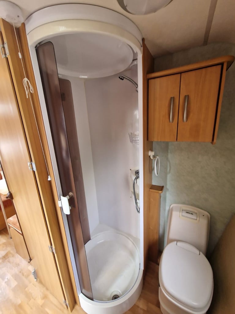 Swift charisma 560 2006 