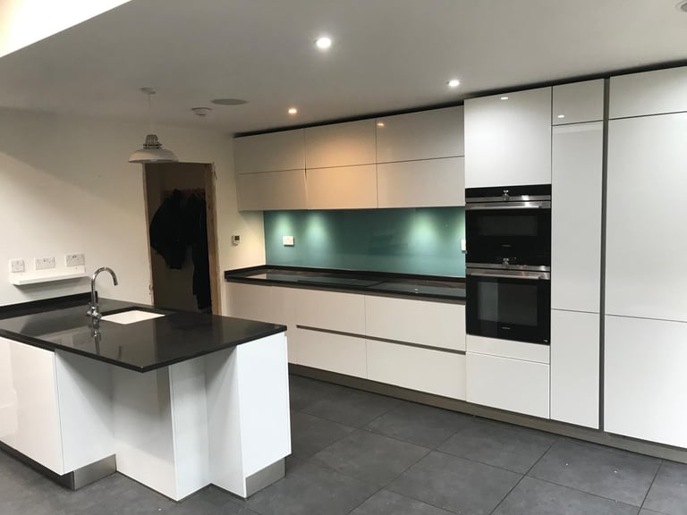 image for Kitchen - all appliances, cabinets and worktops