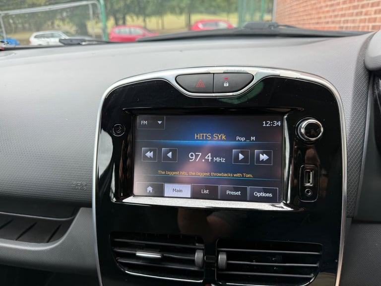 2015 Renault Clio 0.9 TCe Dynamique Nav Euro 6 (s/s) 5dr HATCHBACK Petrol Manual