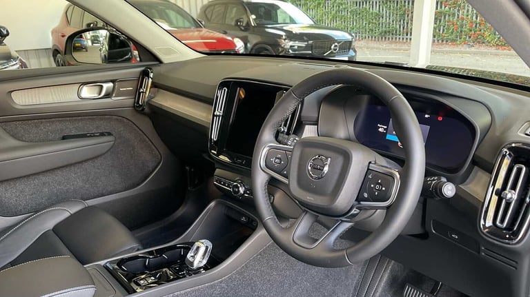 2025 Volvo XC40 2.0 B3P Ultra Dark 5dr Auto SUV Petrol Automatic