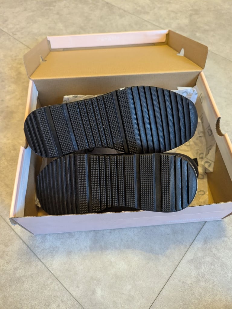 image for Ladies size 4 boots