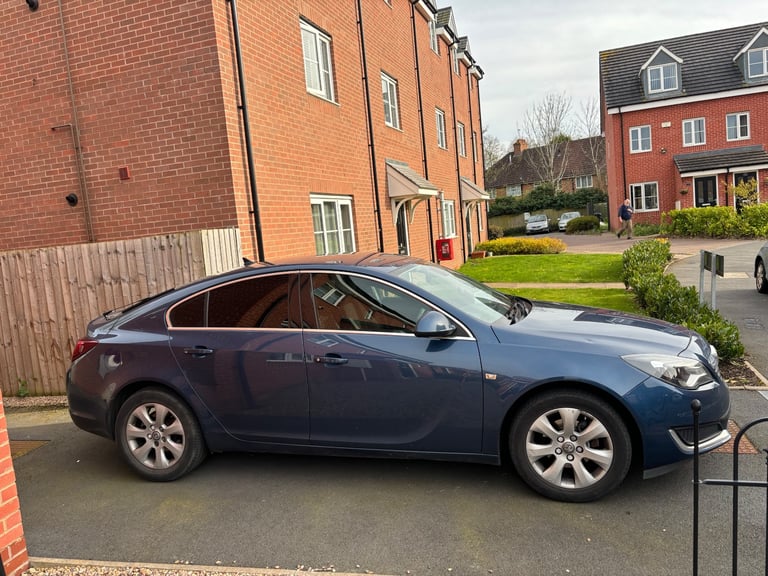 WOLVERHAMPTON PRIVATE HIRE CAR FOR RENT