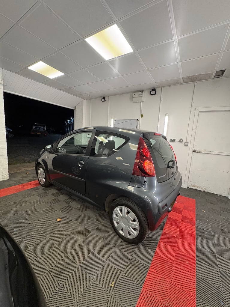 Peugeot, 107, Hatchback, 2014, Manual, 998 (cc), 3 doors