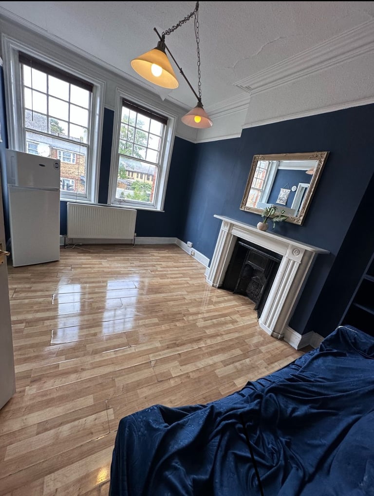 Great condition large One bedroom Flat in Crouch End, N8.