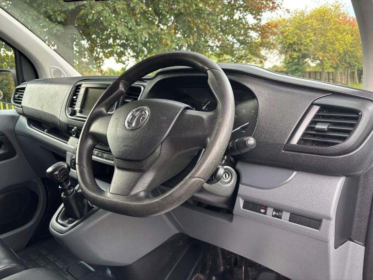 2020 Vauxhall Vivaro 1.5 Turbo D 2900 Dynamic L2 H1 Euro 6 (s/s) 6dr PANEL VAN Diesel Manual