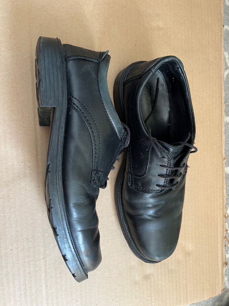 Mens Clarks black leather formal dress shoes size 10.5G