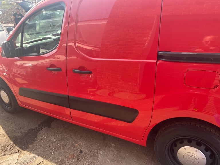 Scotland Royal Mail Peugeot Partner low miles tidy condition. MOT and serviced 