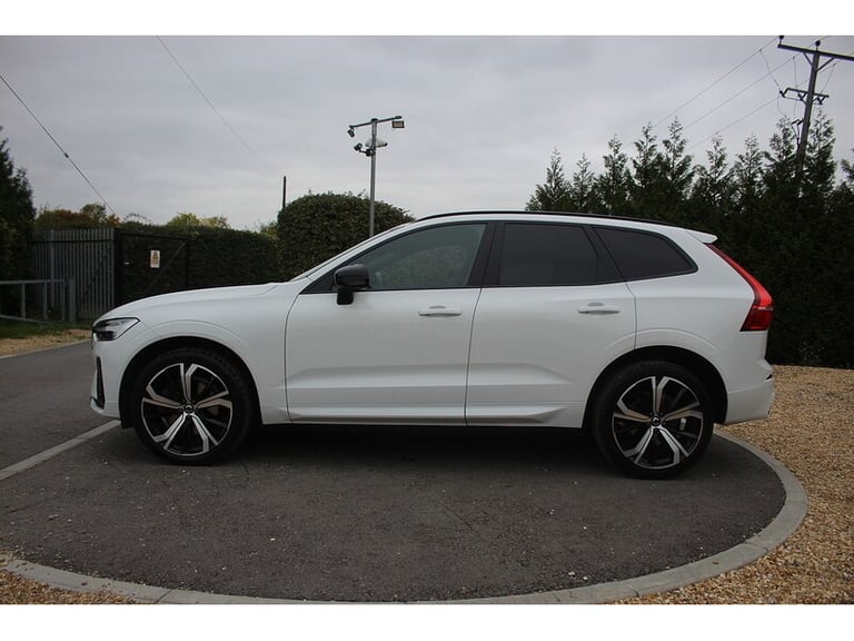 2022 Volvo XC60 B5 MHEV R-Design SUV HYBRID Automatic
