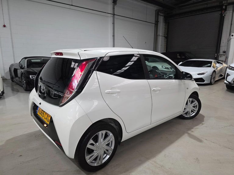 2015 Toyota AYGO 1.0 VVT-i x-pression x-wave x-shift Euro 5 5dr Euro 5 HATCHBACK Petrol Automatic