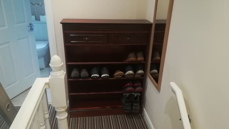 Middle bedroom for rent