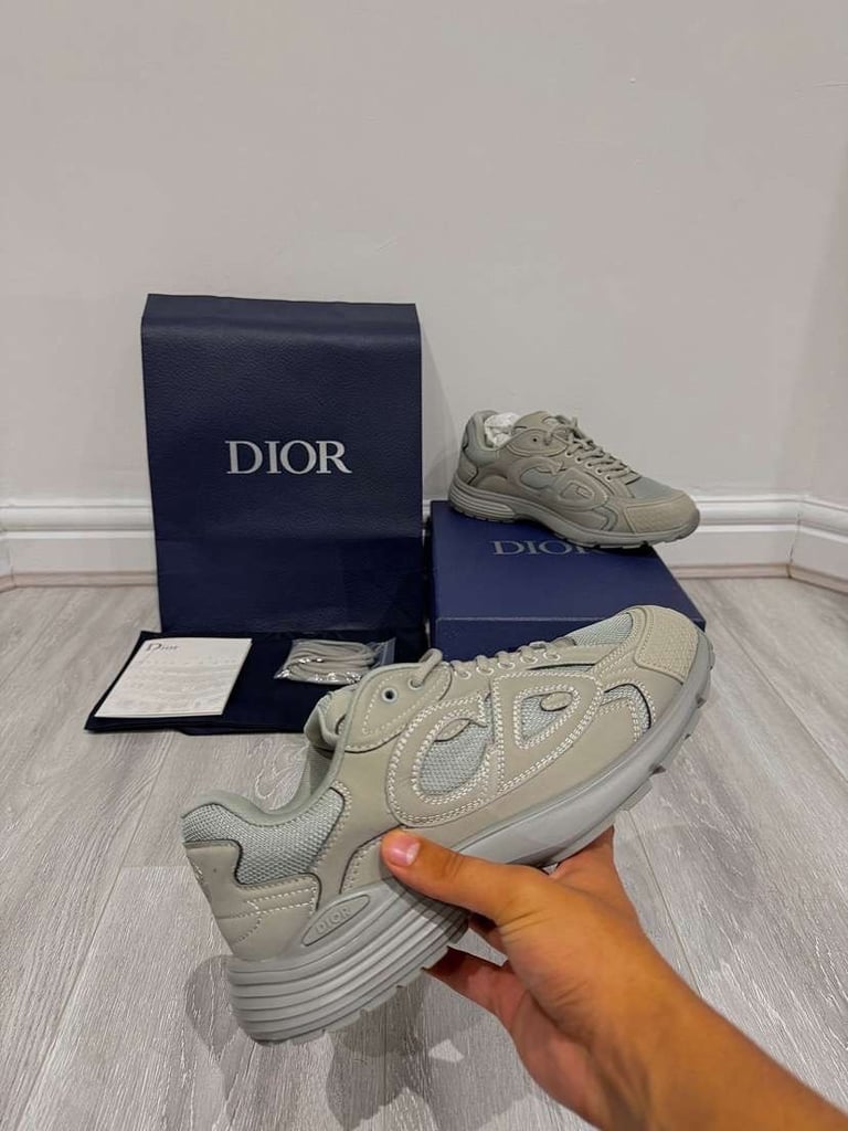 image for Unisex compfy trainers 