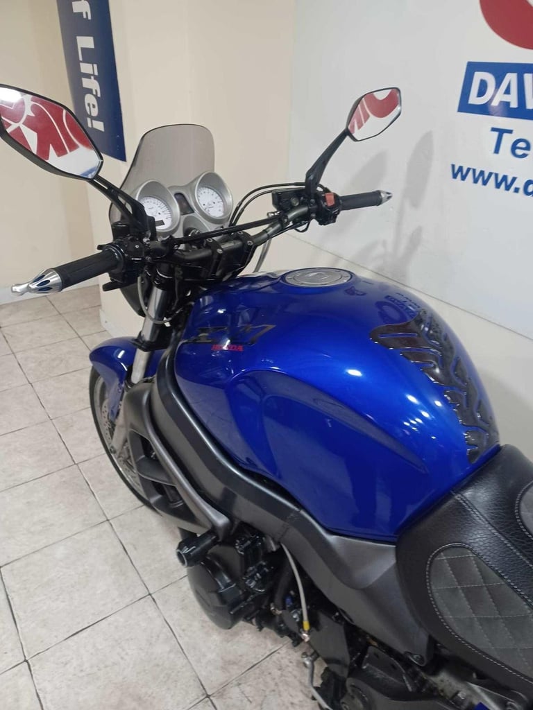 Honda CB1100 X11 RETRO MUSCLE 03-REG (PRIVATE PLATE) WITH EXTRAS £3899