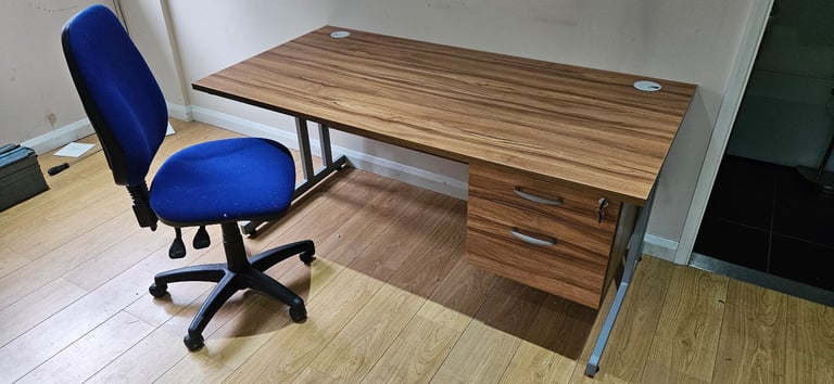 Office desk and chair