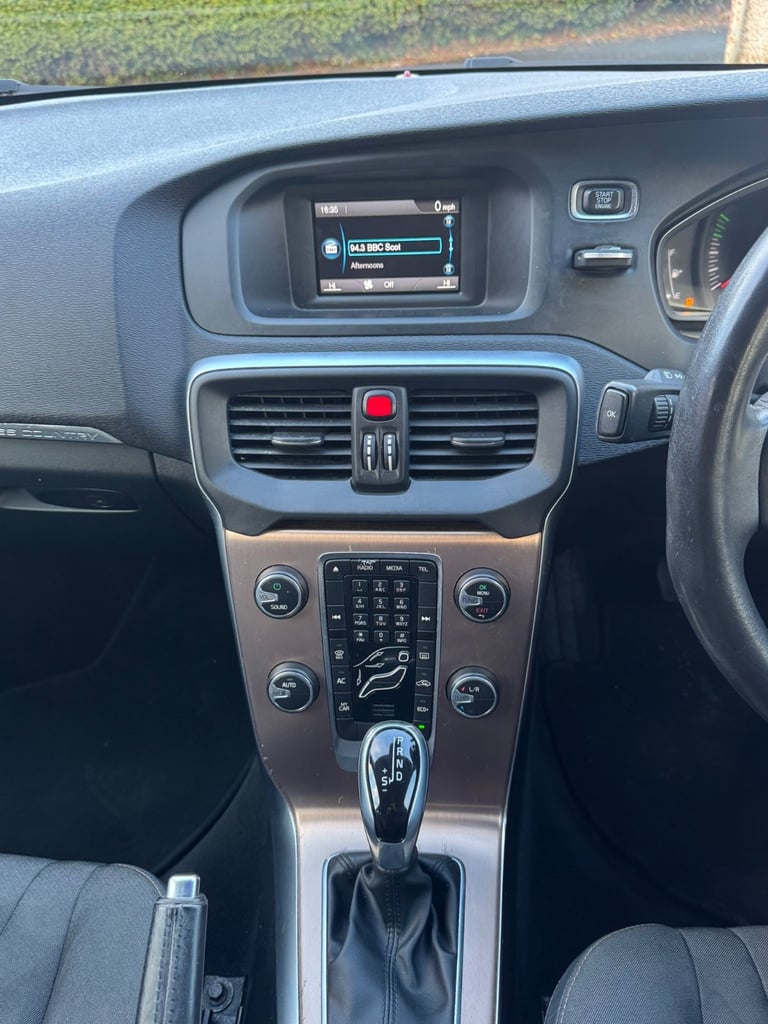 Volvo, V40, Hatchback, 2015, Semi-Auto, 1969 (cc), 5 doors