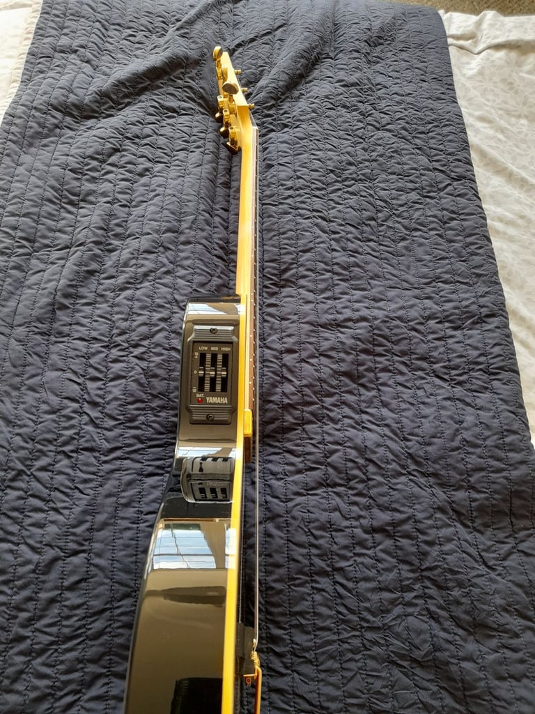 Yamaha aex500 electro acoustic guitar 