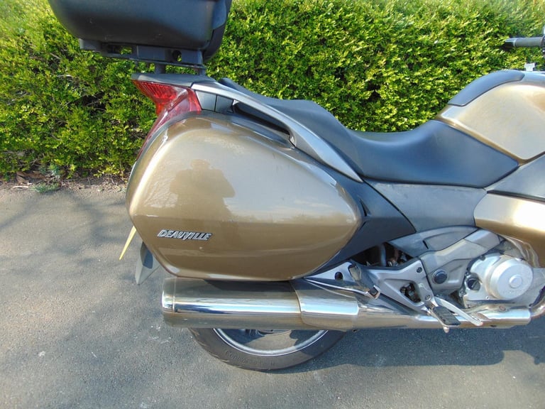 Honda NT700 VA DEAUVILLE, 2006 MODEL SHAFT DRIVE TOURER WITH PANNIERS AND BOX