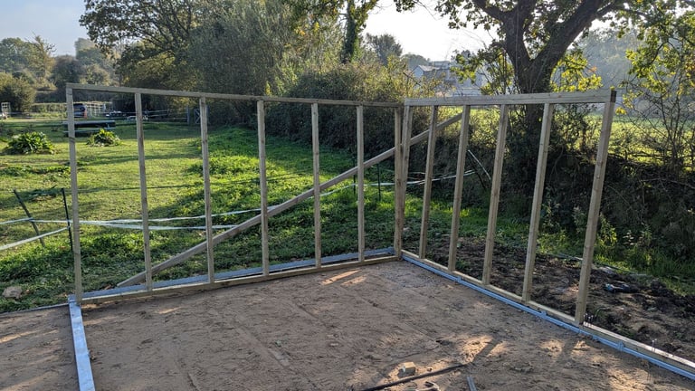 Field shelter materials 5.228m (17' 1.8") by 3.578m (11' 9") internal size 