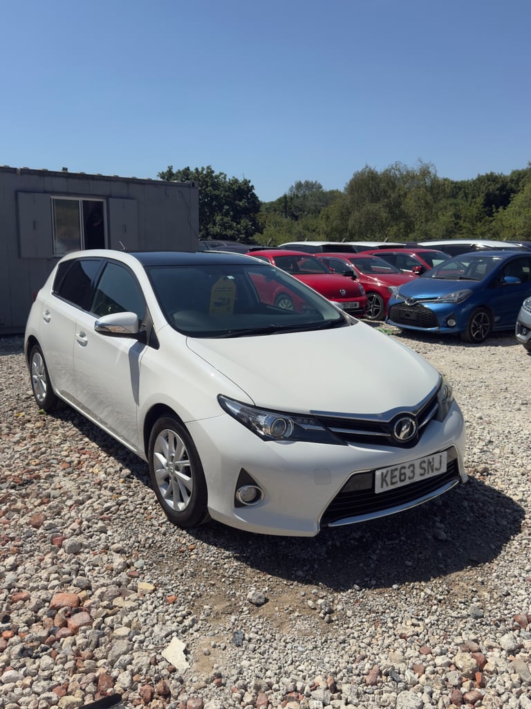 2025 Toyota Auris PETROL AUTOMATIC 1,5L Hatchback HYBRID ELECTRIC Manual