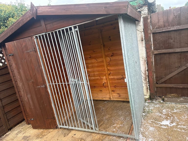 Bench mark dog kennel