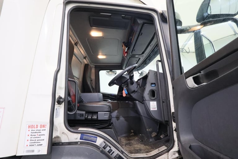 2016 (16 PLATE) Scania  P250 4x2 Euro 6 Refrigerated