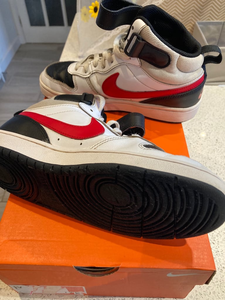 BOYS NIKE COURT MID 2 SIZE UK4 / EU 36.5