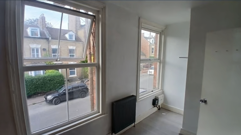 Spacious 3 bed Flat for Rent – NN2 6AP