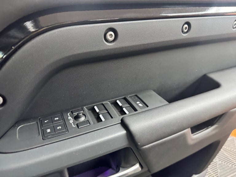 2023 Land Rover Defender 130 3.0 D300 MHEV X Auto 4WD Euro 6 (s/s) 5dr ESTATE Diesel Automatic