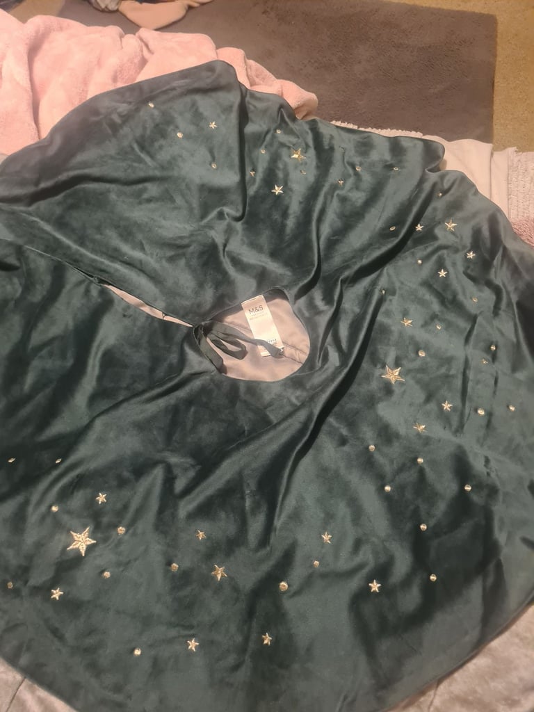 image for Marks and spencer  tree skirt accept £.5.00 NEW 