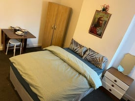 ***RENT A ROOM in HAMSTEAD NEW ROAD***ALL DSS ACCEPTED***SEE DESCRIPTION***