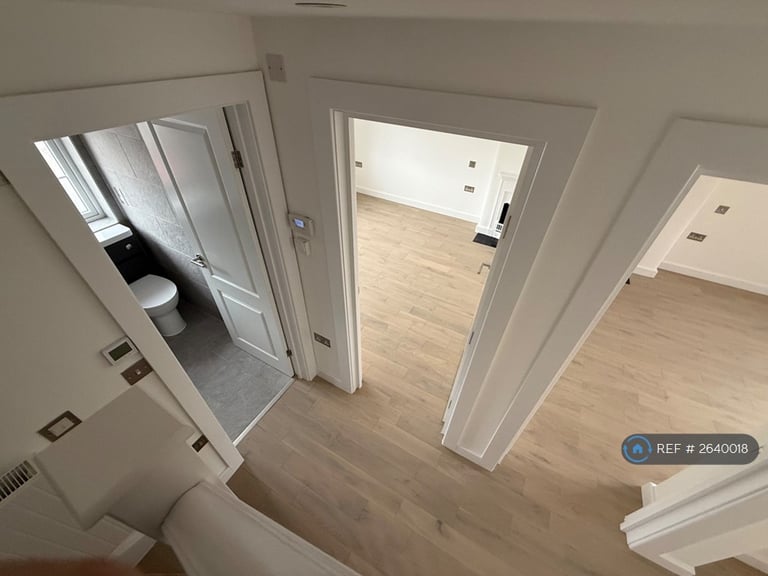 5 bedroom house in Halliwick Road, London, N10 (5 bed) (#2640018)