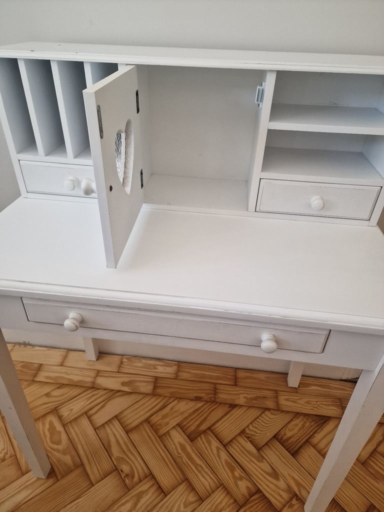 Desk/dressing table
