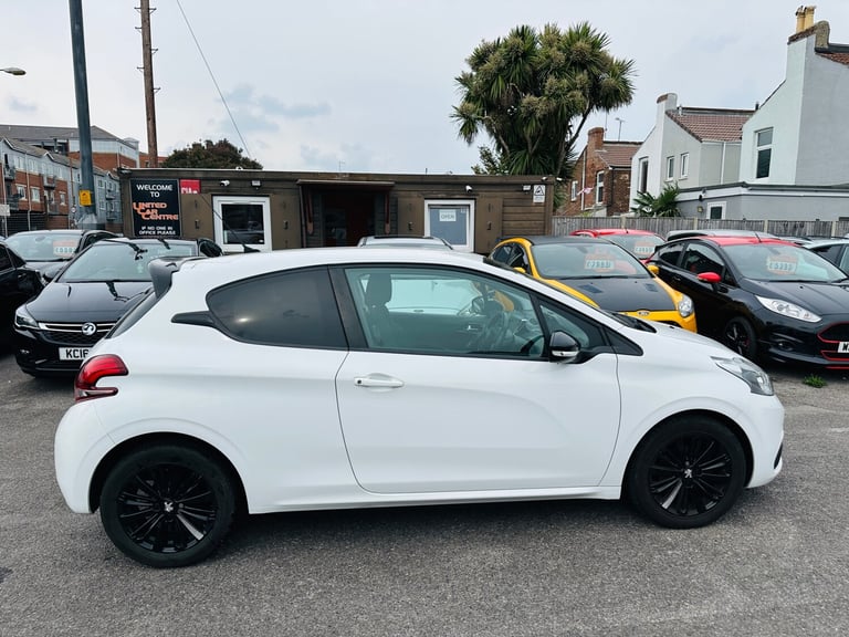 2017 Peugeot 208 1.2 PureTech 82 Black Edition 3dr HATCHBACK Petrol Manual