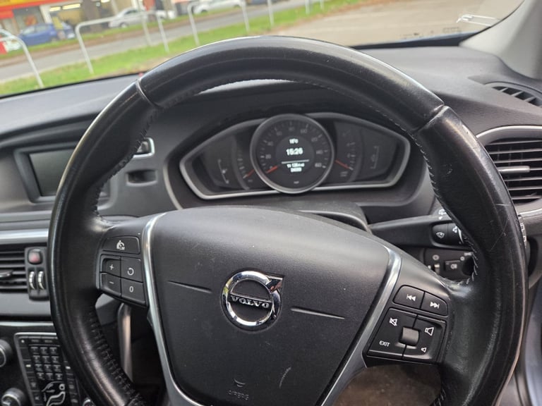 Volvo, V40, Hatchback, 2017, Manual, 1969 (cc), 5 doors