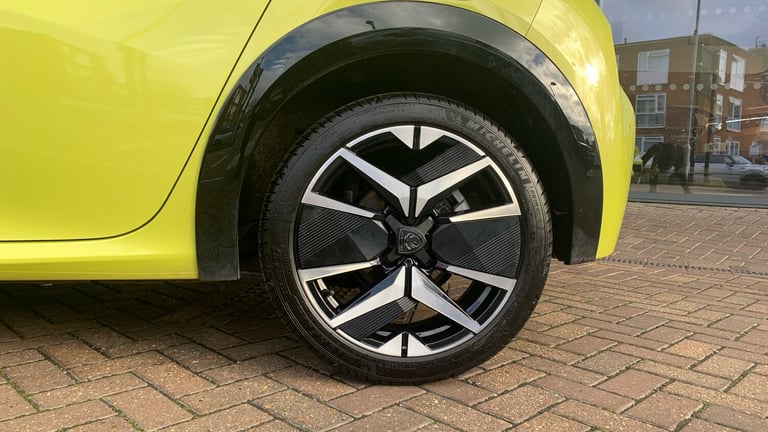 2024 Peugeot 208 1.2 HYBRID GT Hatchback 5dr Petrol Hybrid e-DSC6 Euro 6 (s/s) (136 ps) Hatchback...