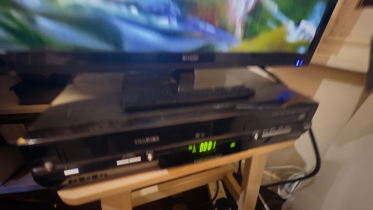 image for Toshiba vcr & dvd player 