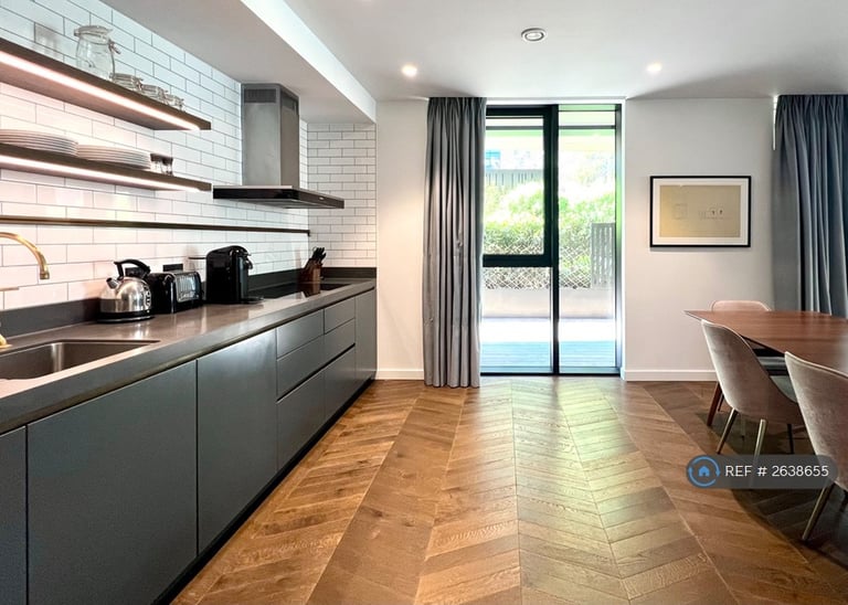2 bedroom flat in Switch House East Battersea Power Station, London, SW11 (2 bed) (#2638655)