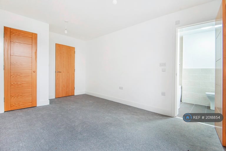 2 bedroom flat in Southdown Road, Shawford, Winchester, SO21 (2 bed) (#2018854)