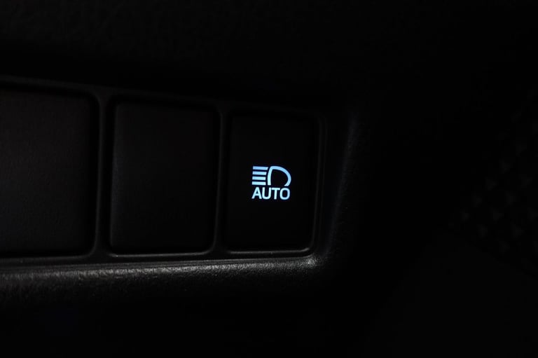 2021 Toyota C-HR 2.0 VVT-h GPF Design SUV 5dr Petrol Hybrid CVT Euro 6 (s/s) (184 ps) HATCHBACK P...