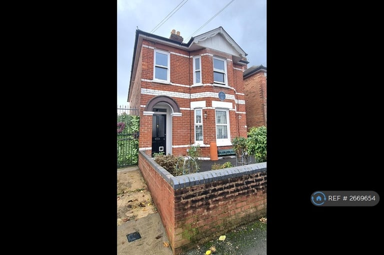 image for 2 bedroom flat in Charminster, Bournemouth, BH8 (2 bed) (#2669654)