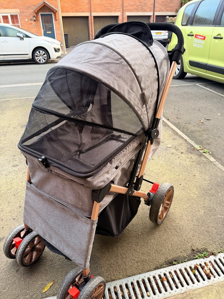 Puppy / Dog Pram pushchair