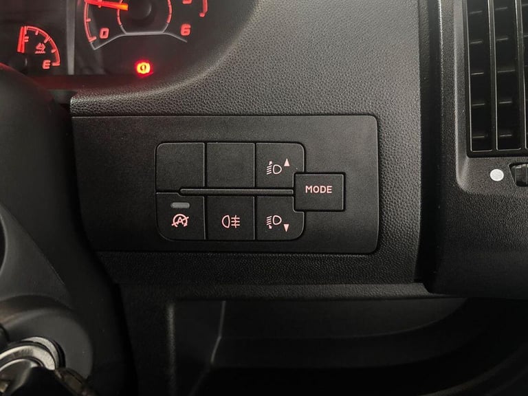  Peugeot Boxer 2.2 BlueHDi 335 Professional Premium + L3 High Roof Euro 6 (s/s) 5dr Diesel Manual