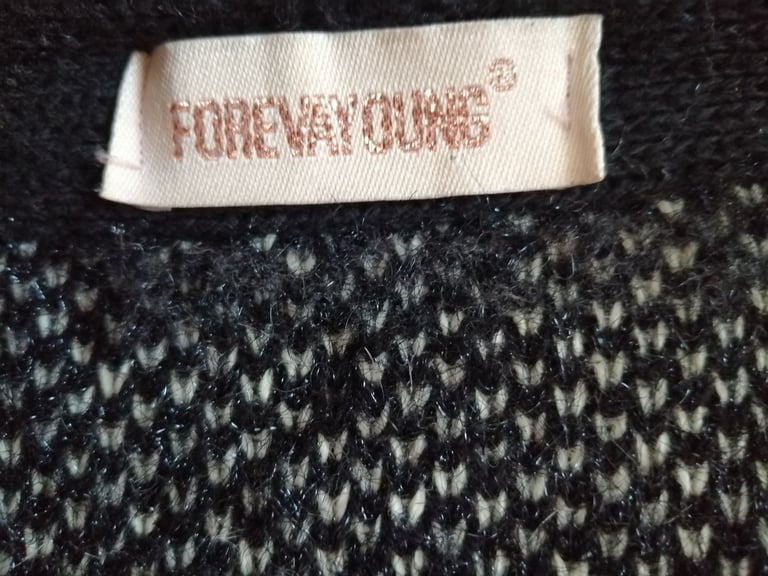 LADIES CARDIGAN/COAT SIZE 16 BY FOREVAYONUG NEW 