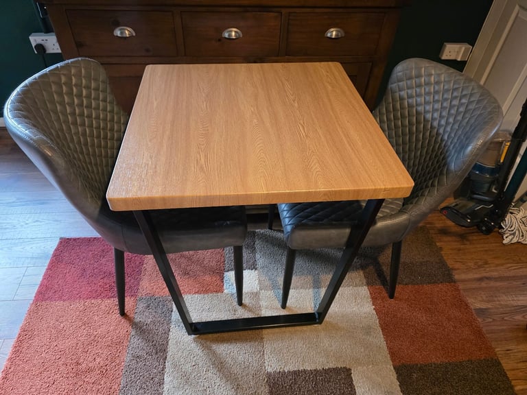 Small dining table and 2 chairs