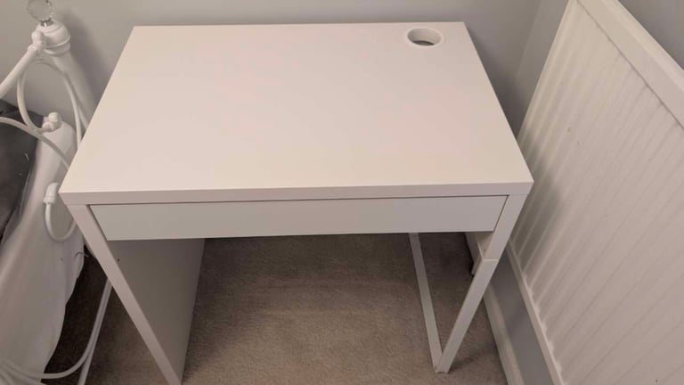 White single drawer desk 
