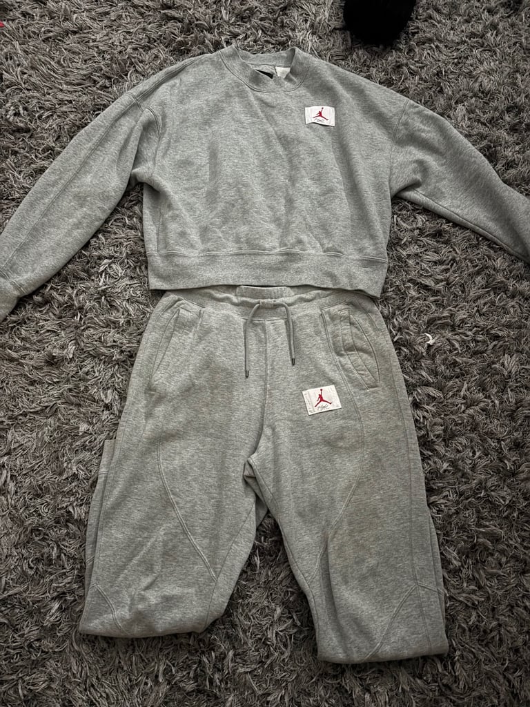 Jordan tracksuit 