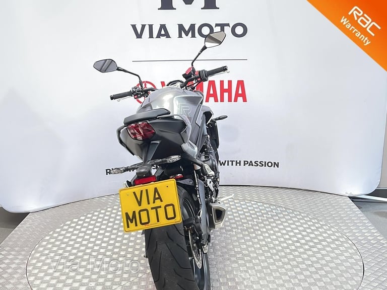 TRIUMPH STREET TRIPLE R - 2023 - 1800 miles