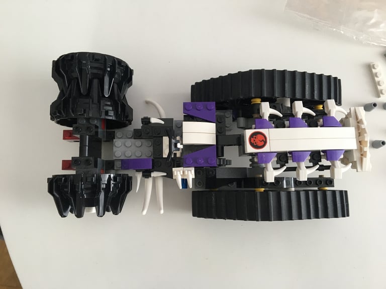 LEGO Ninjago 2263 with Jay , Cole & Frakjaw Figures from 2011 (INCOMPLETE)